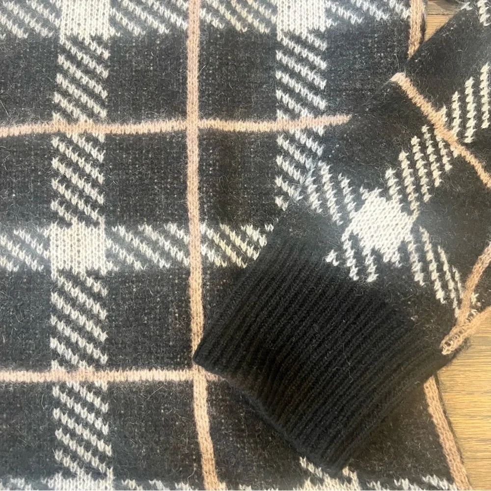 100% Cashmere Sweater C by Bloomingdale’s Black Tan Plaid Jaquard Crewneck XS - Picture 6 of 6
